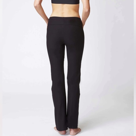 TLC Sport UK Brand Yoga Fitness Bootcut Super Compression Pant - Picture 2 of 12